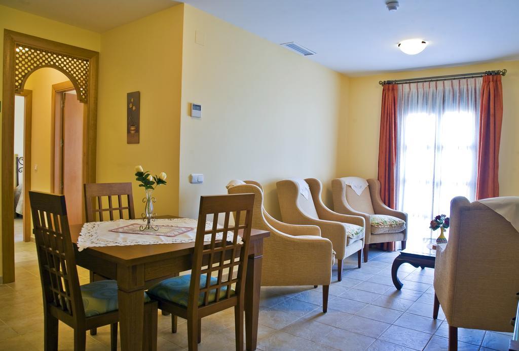 אסטפונה Apartamentos Turisticos Casa De La Borrega מראה חיצוני תמונה